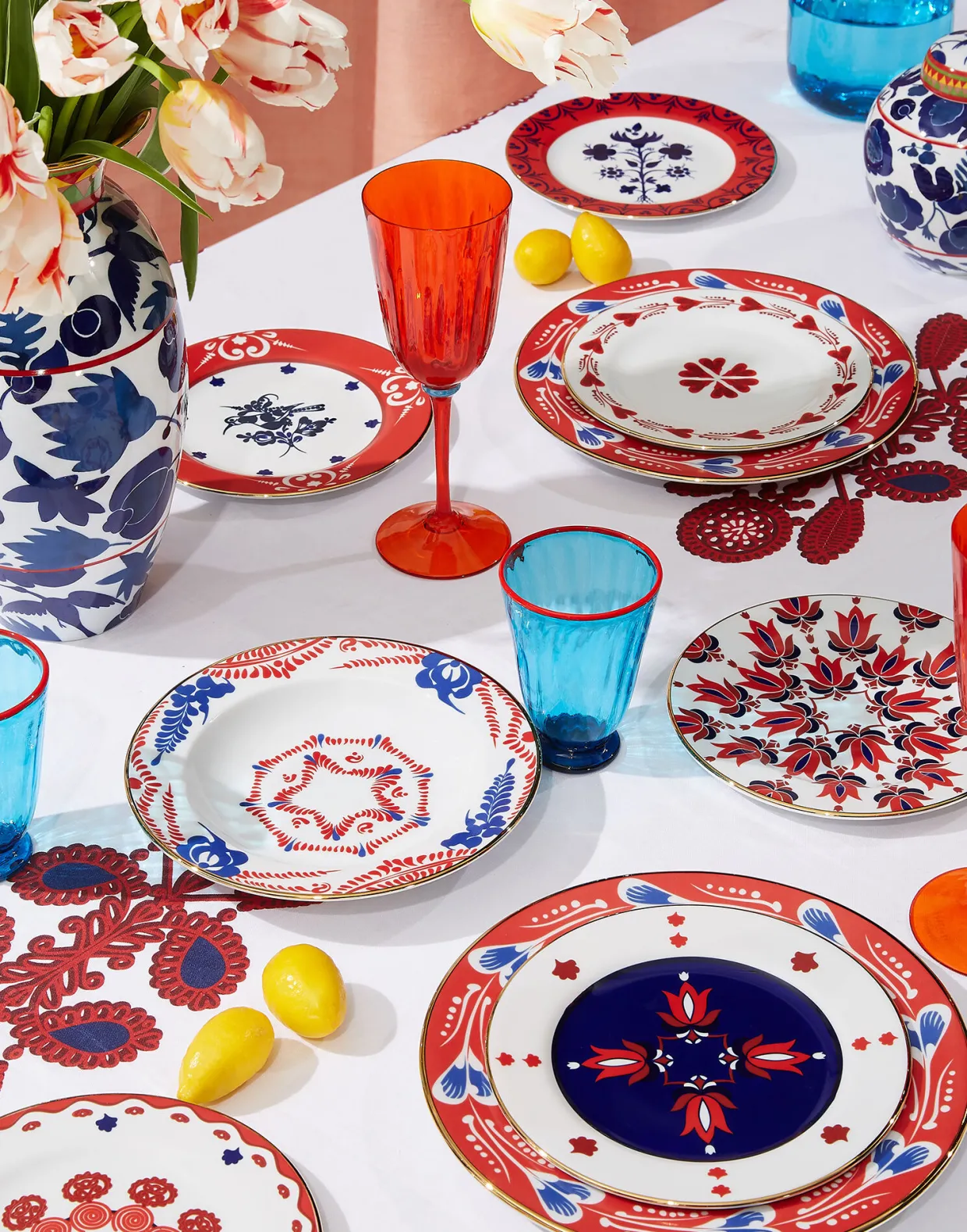Amphora VaseWildbird Blu in Porcelain
