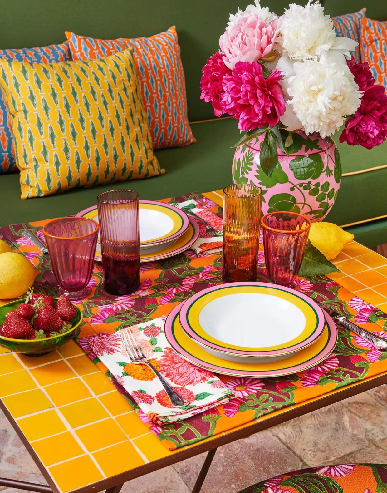 Cushion (45X45)Como Fish Yellow in Cotton Honan