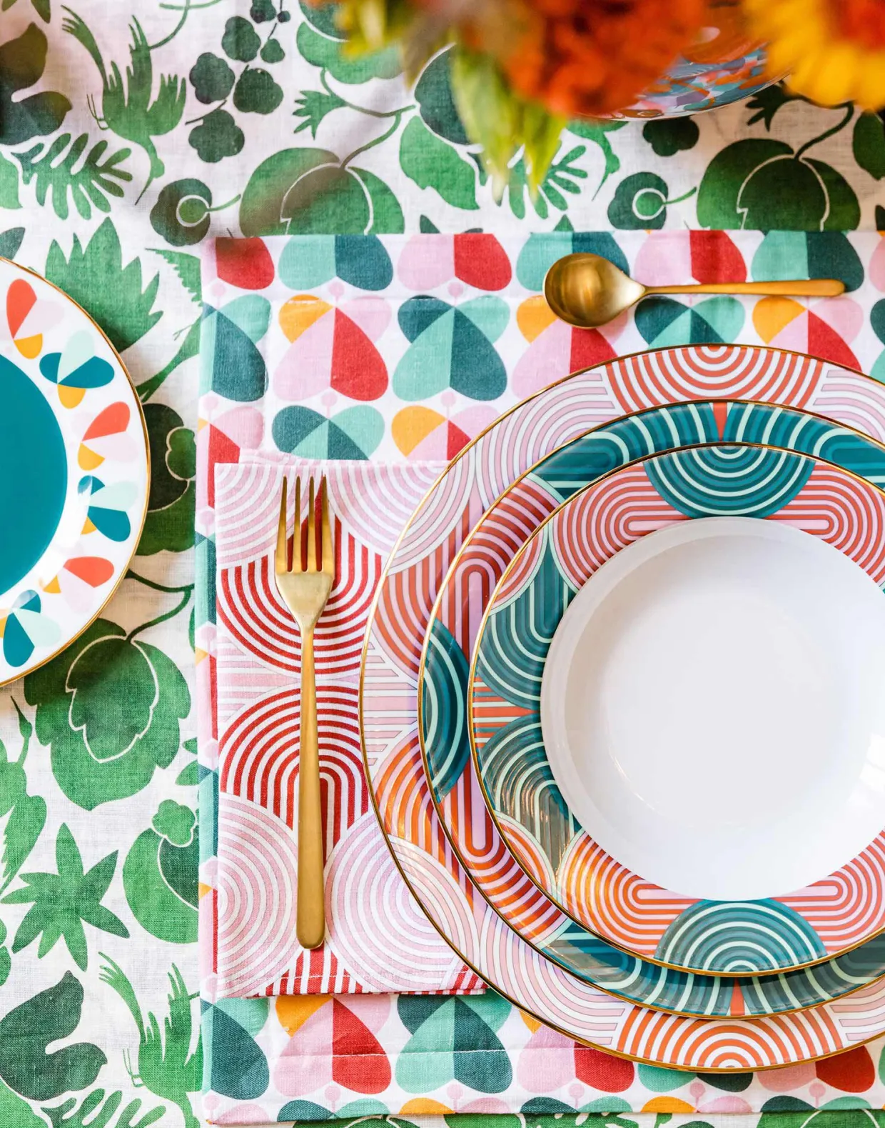 Dinner Plates Set Of 2Slinky Green in Porcelain