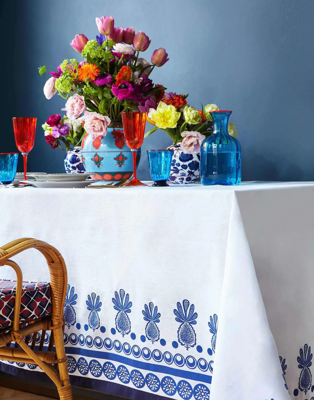 Large TableclothBig Pineapple Blu (Placée) in Linen