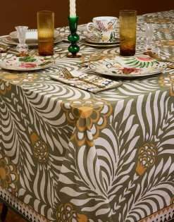 Large TableclothTudor Light Green in Linen