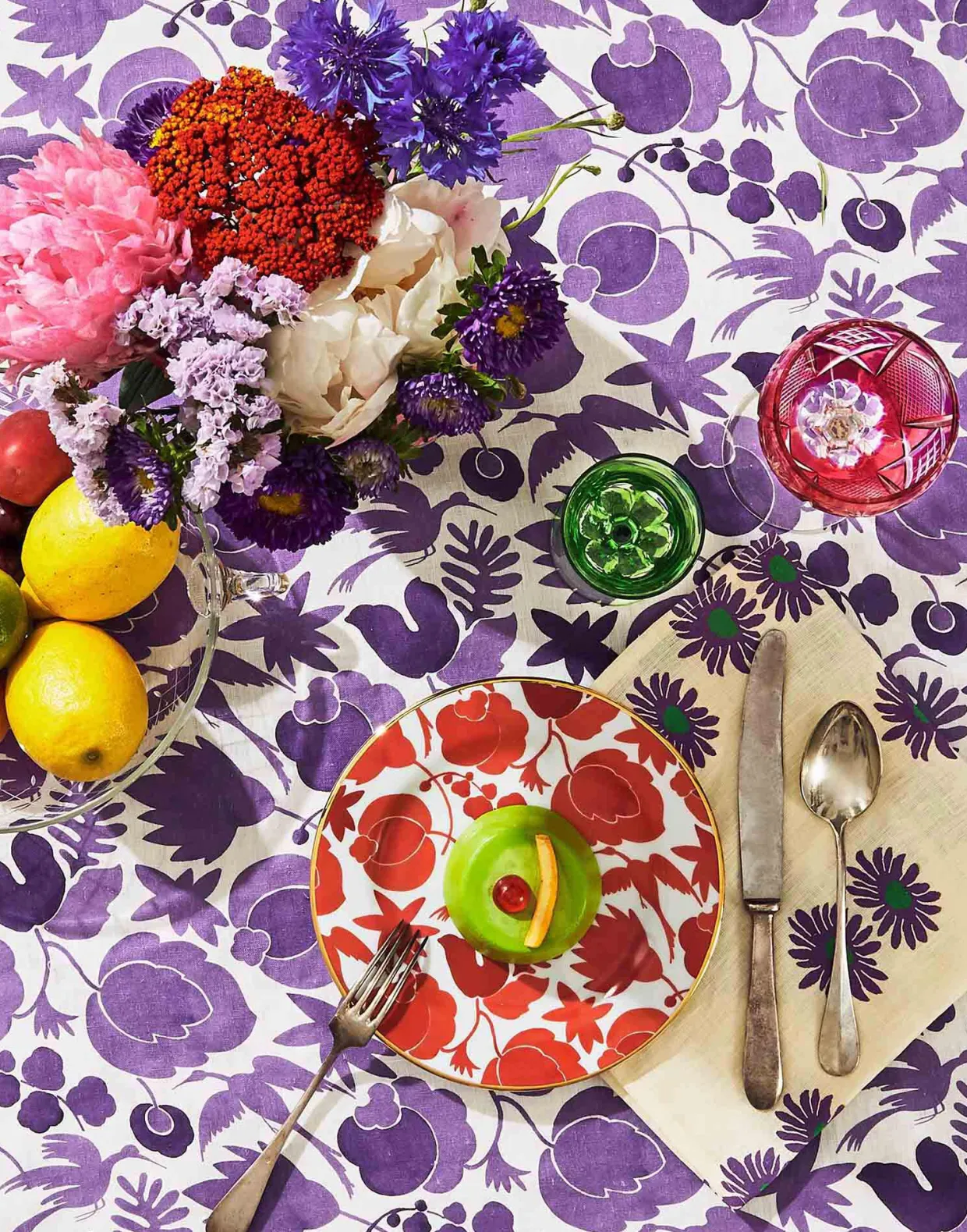 Medium TableclothWildbird Viola in Linen