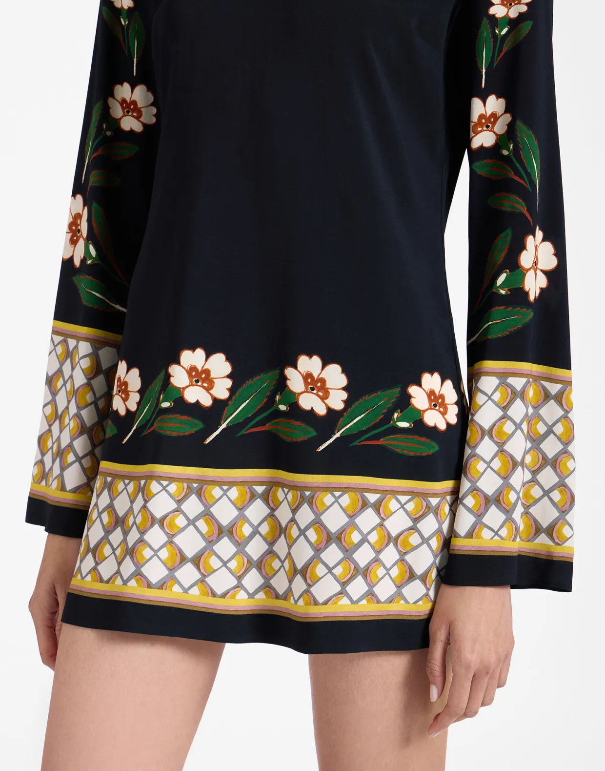 Mini Supreme Swing DressDazed Placée Black in Sable