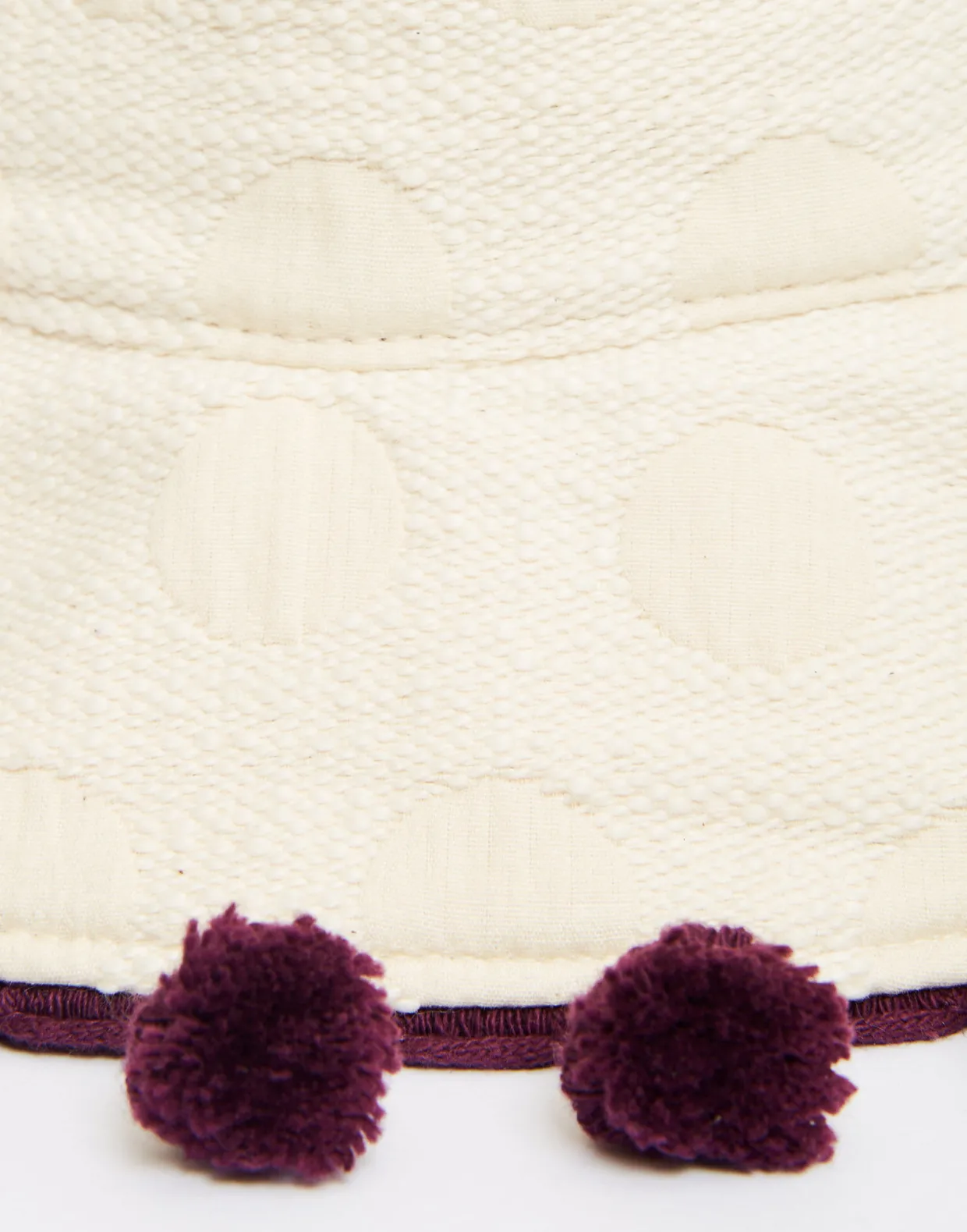 Promenade HatCreamy in Jacquard With Tassels