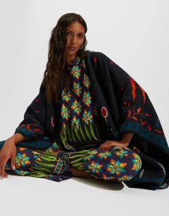 Reversible PonchoIsis Nero Plac&eacute;e in Baize Wool