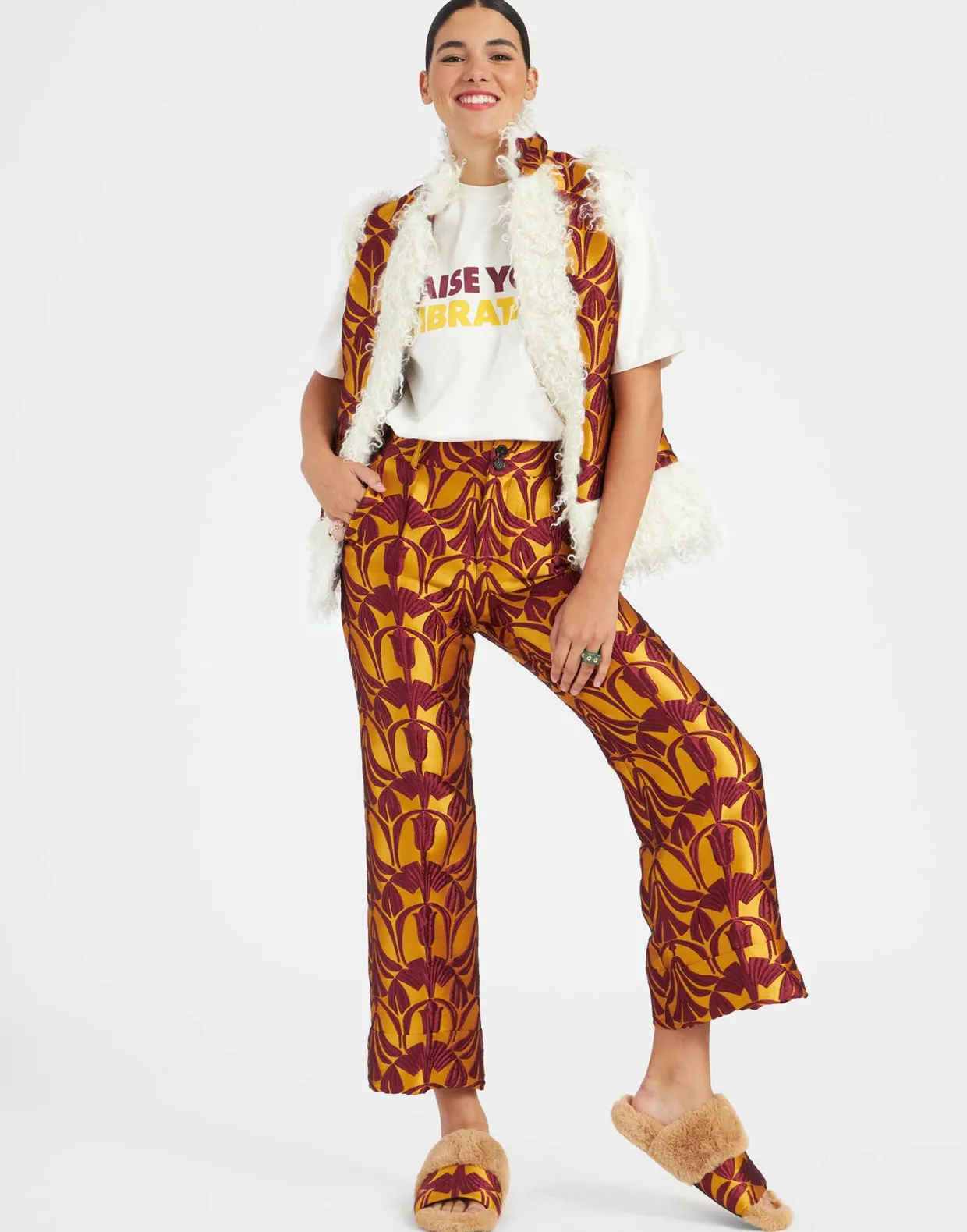 Sleeveless Folk JacketPapyrus Gold in Jacquard