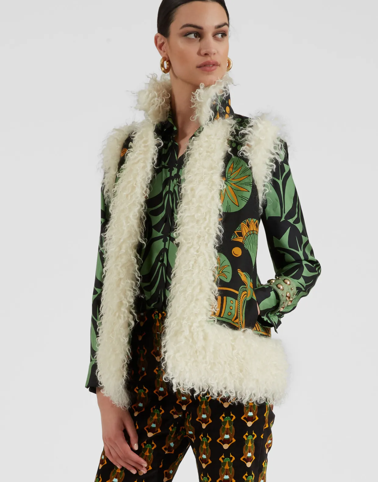 Sleeveless Folk JacketThe Nile Placée Black in Faille