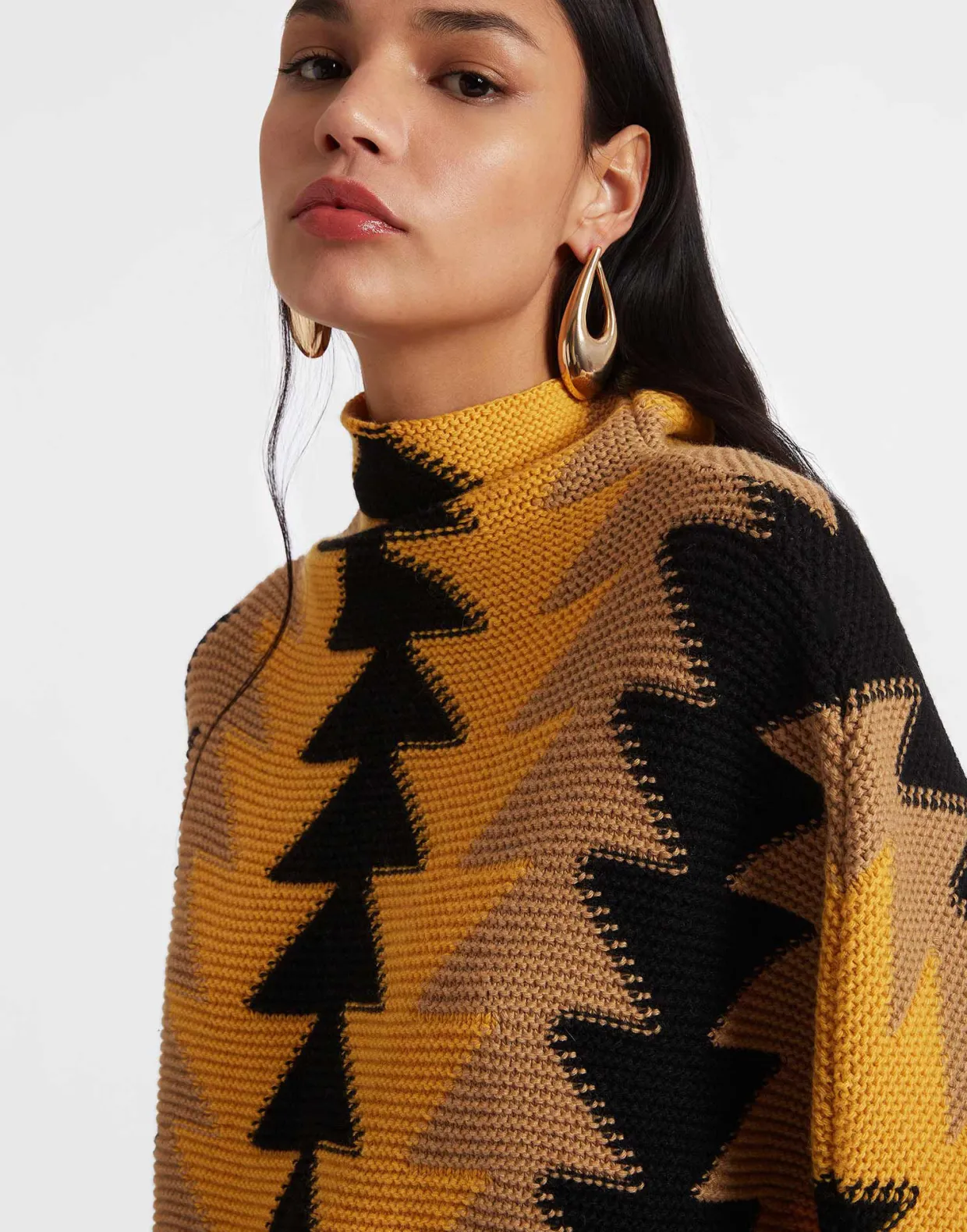 Trine CapeYellow in Wool Intarsia